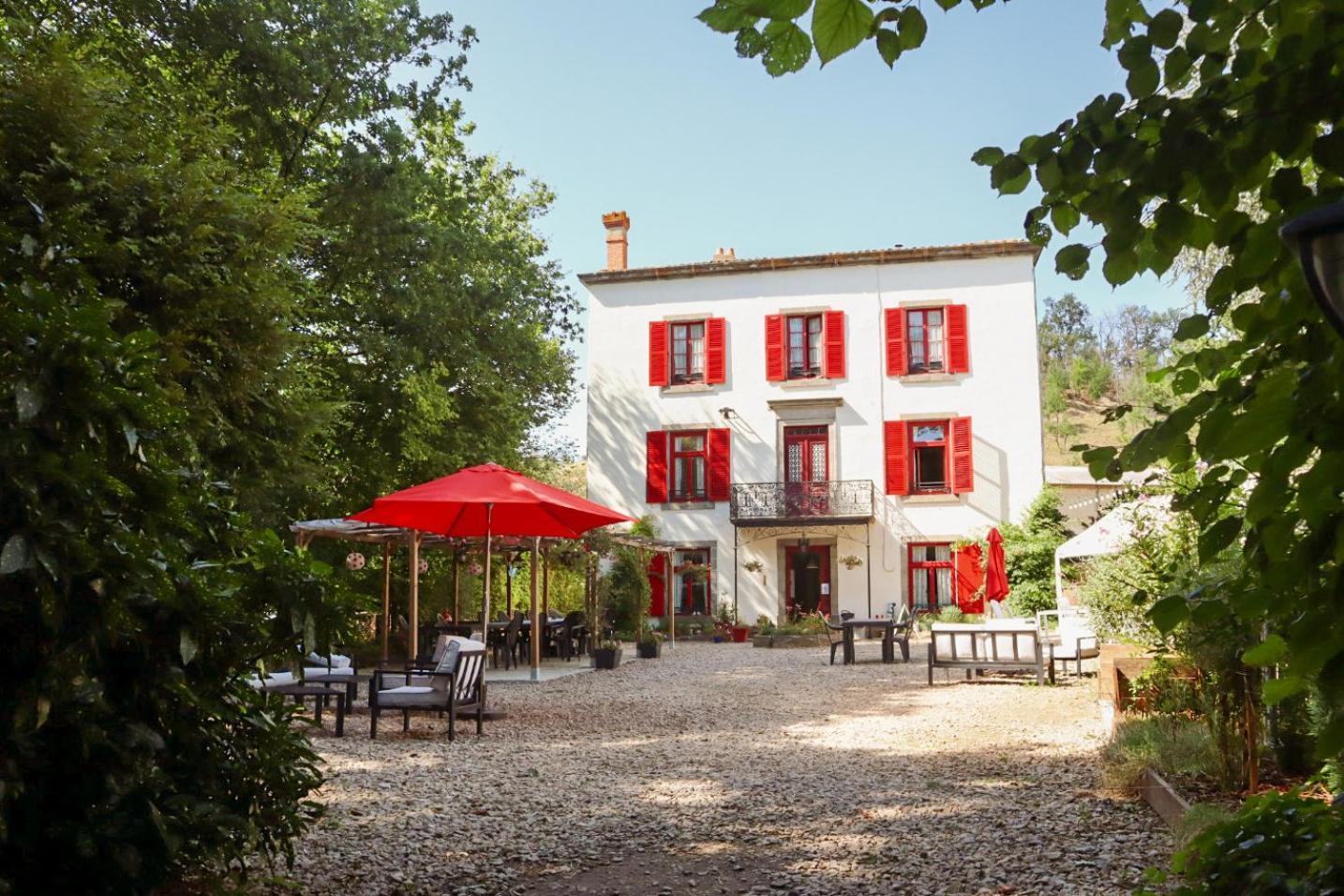 Domaine Des Lilas Saint-Germain-Lembron Exterior photo